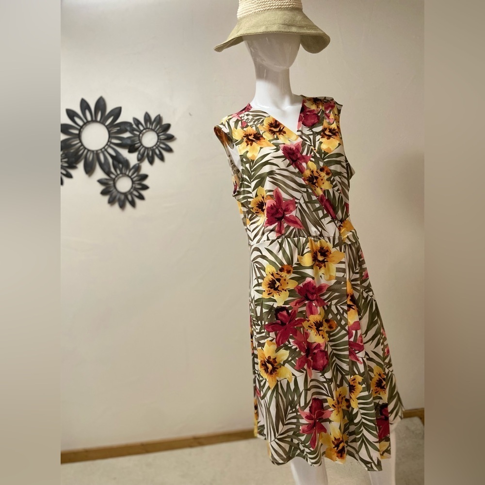 Christopher & Banks~Tropical Floral~V-Neck~Faux Wrap~Stretchy~Midi Dress~Size L